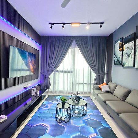 Appartamento Southkey Mosaic By Antlerzone Johor Bahru Esterno foto